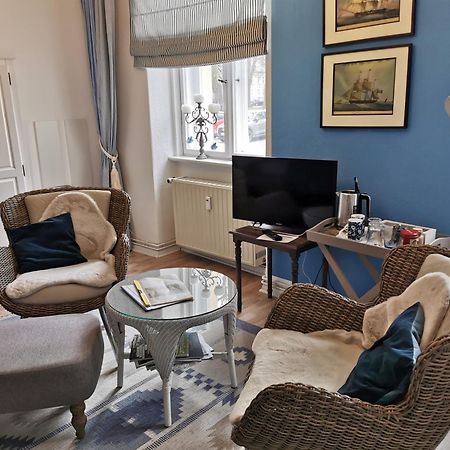 Bed&Breakfast Wagner "Im Alten Pfarrhaus" Neuruppin Exterior foto