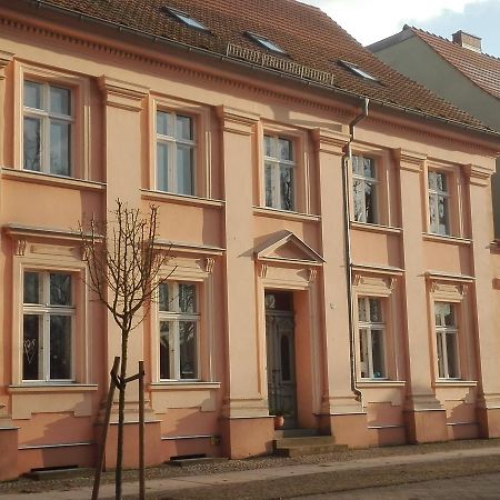 Bed&Breakfast Wagner "Im Alten Pfarrhaus" Neuruppin Exterior foto