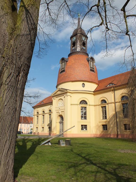 Bed&Breakfast Wagner "Im Alten Pfarrhaus" Neuruppin Exterior foto