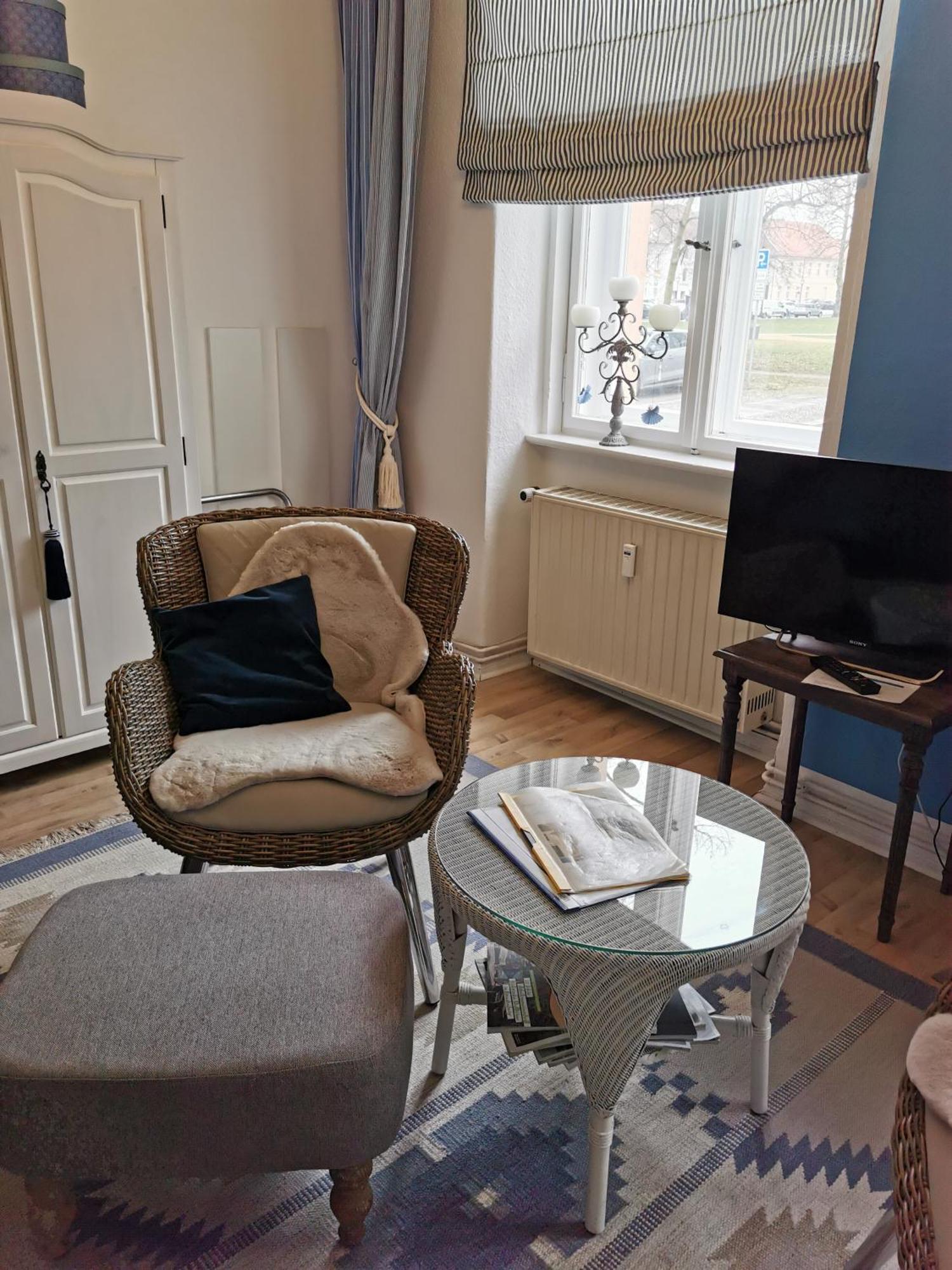 Bed&Breakfast Wagner "Im Alten Pfarrhaus" Neuruppin Exterior foto