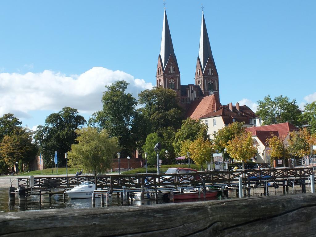 Bed&Breakfast Wagner "Im Alten Pfarrhaus" Neuruppin Exterior foto